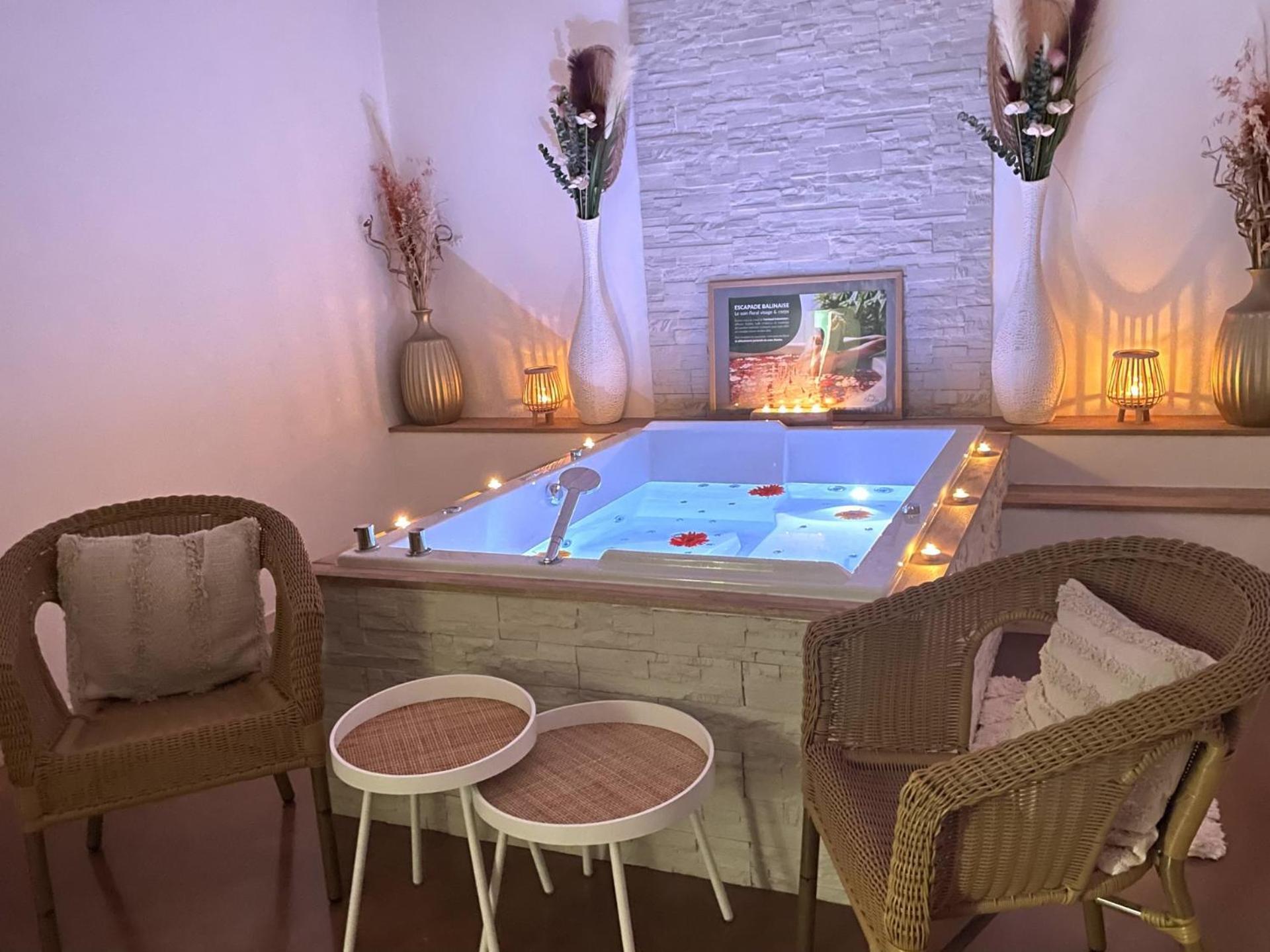 Logis Hotel Restaurant Spa Le Tosny Epaignes Экстерьер фото