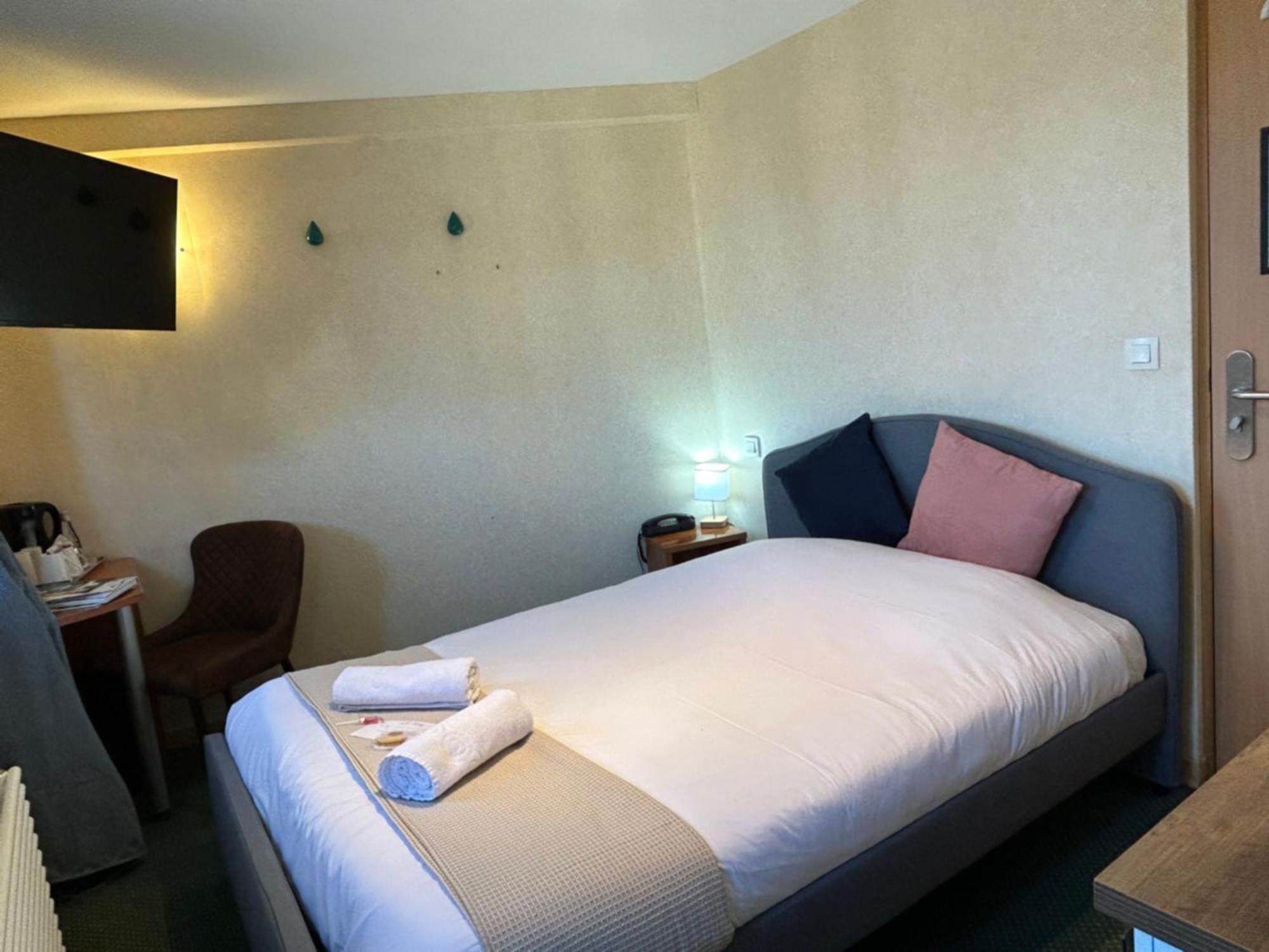 Logis Hotel Restaurant Spa Le Tosny Epaignes Экстерьер фото