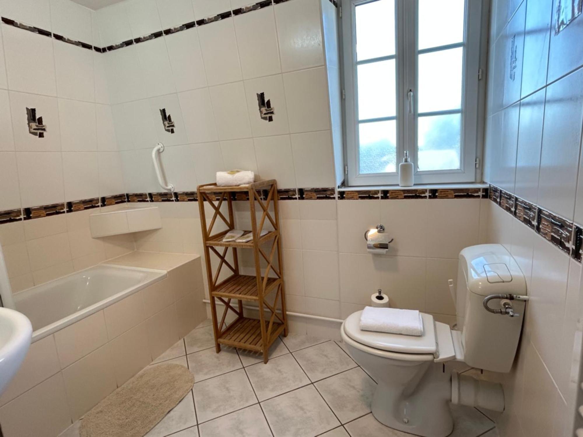 Logis Hotel Restaurant Spa Le Tosny Epaignes Экстерьер фото